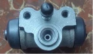 سلندر فرامل خلفي عالي الجودة لسيارات Mitsubishi – كفاءة عالية وثبات في الأداء