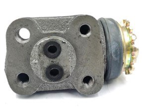 سلندر فرامل خلفي عالي الجودة لسيارات Mitsubishi FM515 – أداء قوي وثبات عالي في نظام المكابح