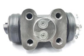 سلندر فرامل خلفي عالي الجودة لسيارات Mitsubishi FM515 – كفاءة عالية وأداء ثابت في نظام المكابح