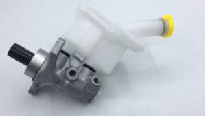 ماستر فرامل (طرمبة بريك) مع خزان زيت لسيارات نيسان – أداء ثابت وتحكم دقيق