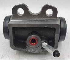 اسطوانة فرامل خلفية أصلية لسيارات Nissan Patrol موديل 1998–2004 بجودة عالية وأداء موثوق