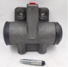 اسطوانة فرامل خلفية أصلية لسيارات Nissan Patrol موديل 1998–2004 بجودة عالية وأداء موثوق