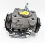 اسطوانة فرامل خلفية أصلية لسيارات Nissan Pick Up موديل 1998–2004 بجودة عالية وأداء موثوق