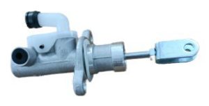 ماستر كلتش (أسطوانة كلتش علوية) لسيارات Nissan Navara D40 موديل 2005–2015 بجودة عالية وأداء ثابت