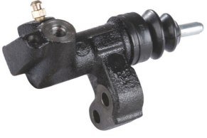 سلندر كلتش سفلي (Slave Cylinder) لسيارات Nissan Pickup D22 موديلات 1998–2004 بجودة عالية وأداء ثابت