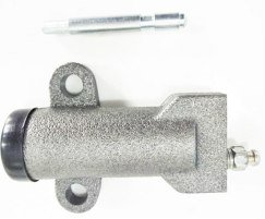 سلندر كلتش سفلي (Slave Cylinder) لسيارات Nissan Patrol وPickup موديلات متعددة بجودة عالية وأداء ثابت
