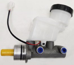 ماستر فرامل تويوتا دينا / تويوتا كوستر موديل 1995–2005 – أداء قوي واعتمادية عالية