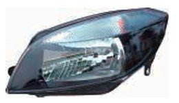 ضوء أمامي للسيارة SKODA – وضوح عالٍ وتوافق مثالي