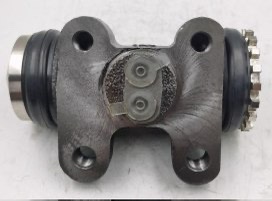 سلندر فرامل (Wheel Cylinder) لسيارة Toyota Land Cruiser 100 Series 1998–2007 — جودة عالية وأداء موثوق لنظام الفرامل