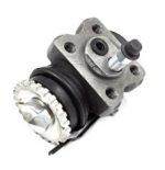 سلندر فرامل (Wheel Cylinder) لسيارة Toyota Hiace 1995–2004 — جودة عالية وأداء موثوق لنظام الفرامل