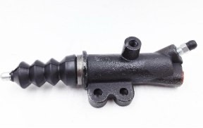 أسطوانة كلتش سفلية تويوتا لاند كروزر 70 سيريز (1985–2007 — قير عادي) — جودة عالية وأداء موثوق