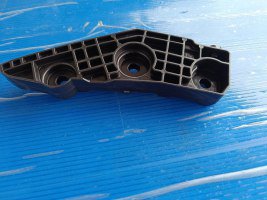 حامل صدام أمامي يسار (Front Bumper Bracket - L) لسيارة BYD Seagull