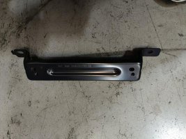 حامل مقبض الأمان أمامي يمين (Safety Handle Bracket - Front R) لسيارة BYD Seagull